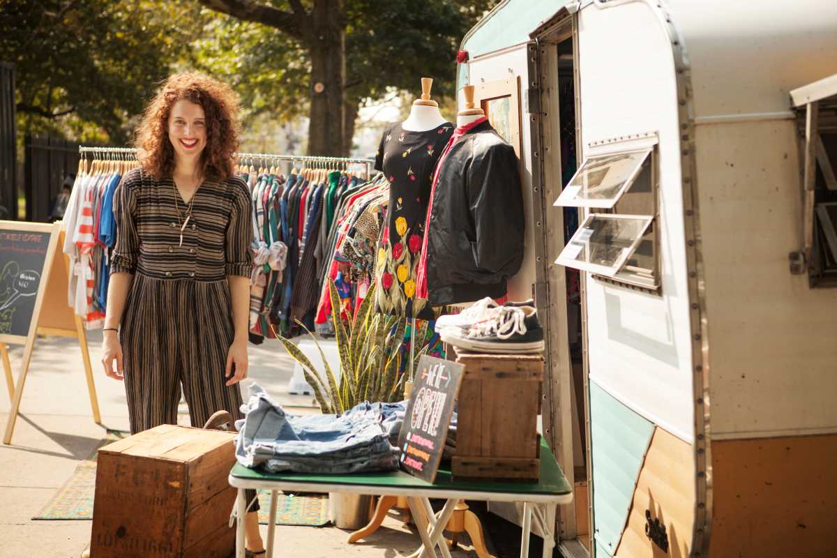 9 Hidden Perks of Sourcing Statement Pieces From Indie Thrift Collectives
