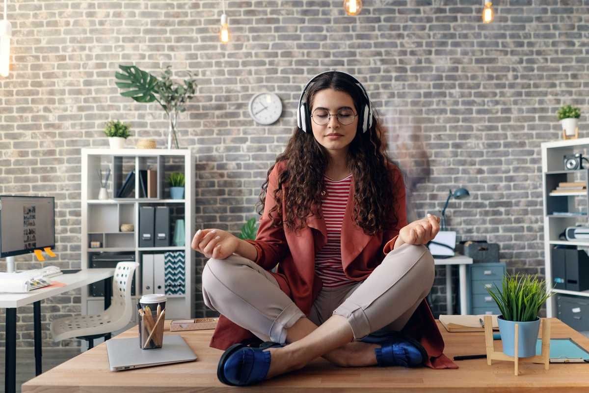 7 Remote Work Tricks to Stay Productive and Connected Anywhere